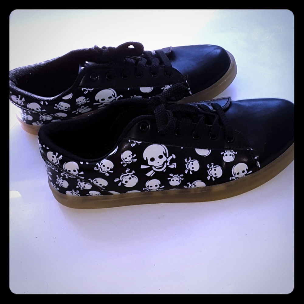 Skull sneakers